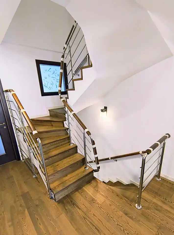 Balustradă inox cu inserție lemn - lucrare Real Inox 24