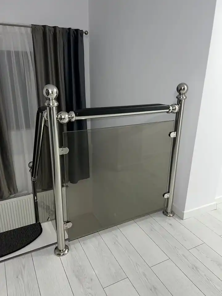 Balustradă inox cu lemn și sticlă - lucrare Real Inox 11