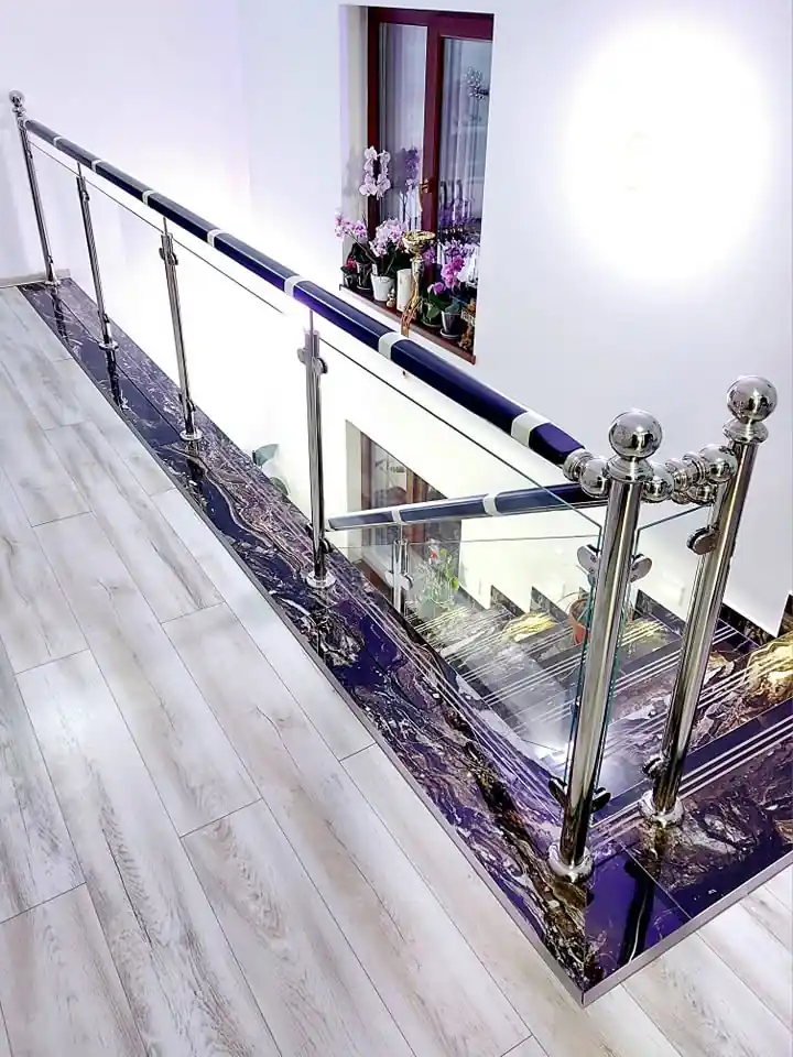 Balustradă inox cu lemn și sticlă - lucrare Real Inox 15