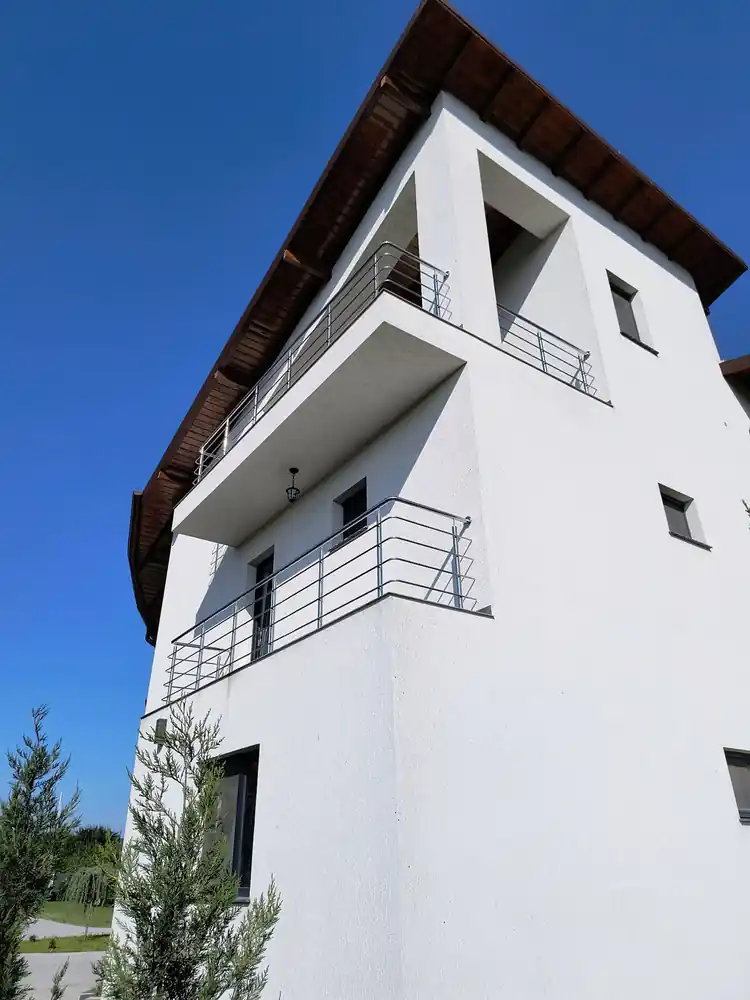 Balustrade inox pentru balcoane în Bușteni, Prahova - model realizat de Real Inox