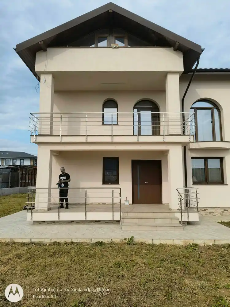 Balustrade inox pentru balcoane în Săcele, Brașov - model realizat de Real Inox