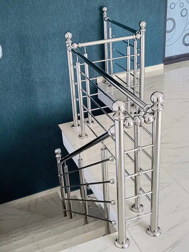 Balustradă inox cu model - lucrare Real Inox 5