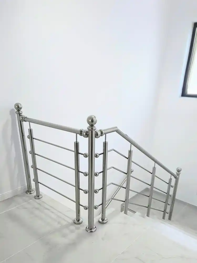 Balustradă inox cu model - lucrare Real Inox 11