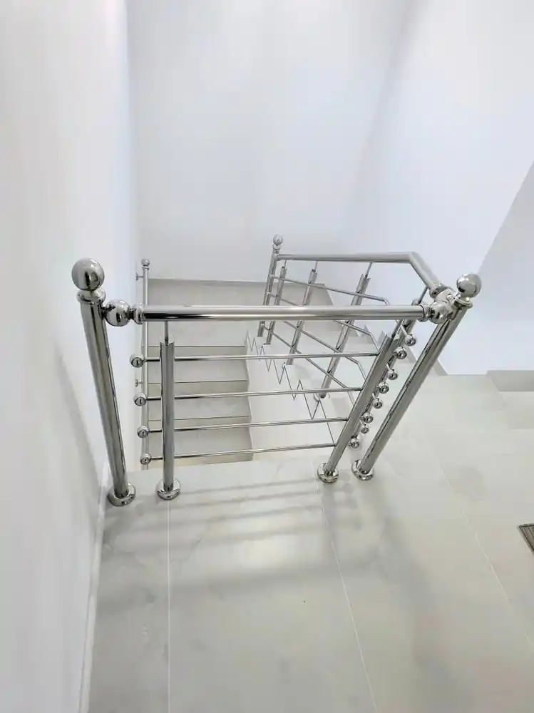 Balustradă inox cu model - lucrare Real Inox 12