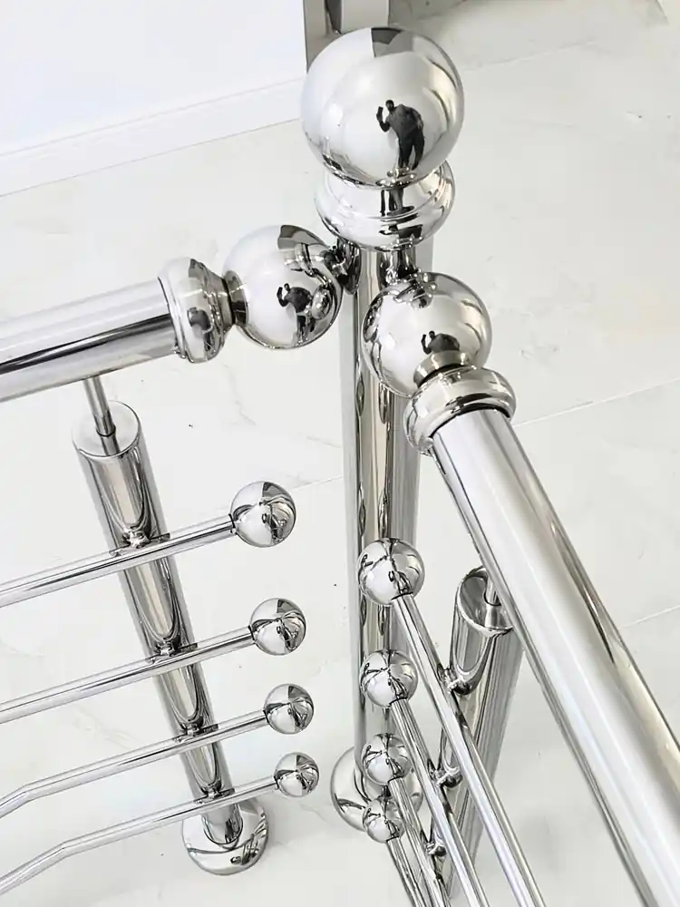 Balustrade inox cu model în Berceni, Ilfov - model realizat de Real Inox