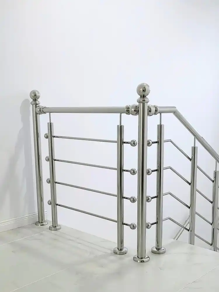 Balustrade inox cu model în Obor, București - model realizat de Real Inox