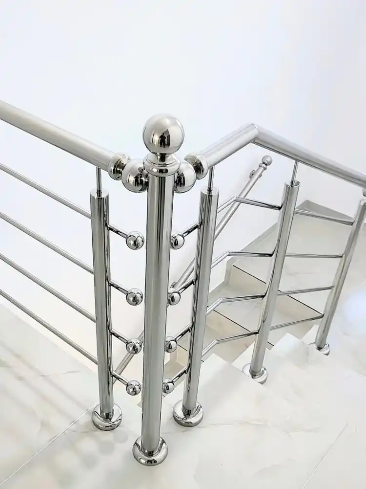 Balustradă inox cu model - lucrare Real Inox 15