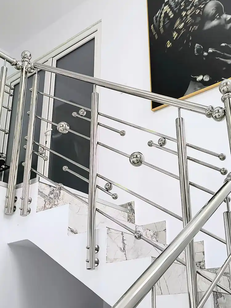 Balustradă inox cu model - lucrare Real Inox 21