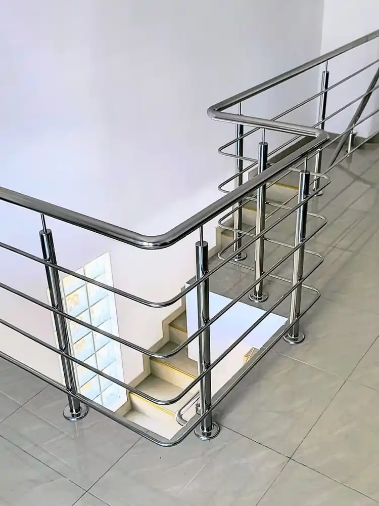 Balustradă inox cu model - lucrare Real Inox 34
