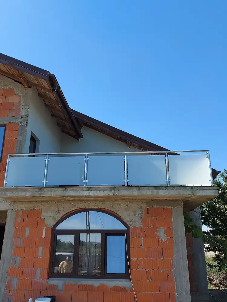 Balustrade inox cu sticlă securizată în Tunari, Ilfov - model realizat de Real Inox