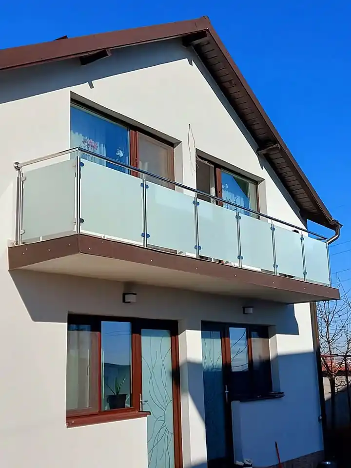 Balustradă inox cu sticlă securizată - lucrare Real Inox 27