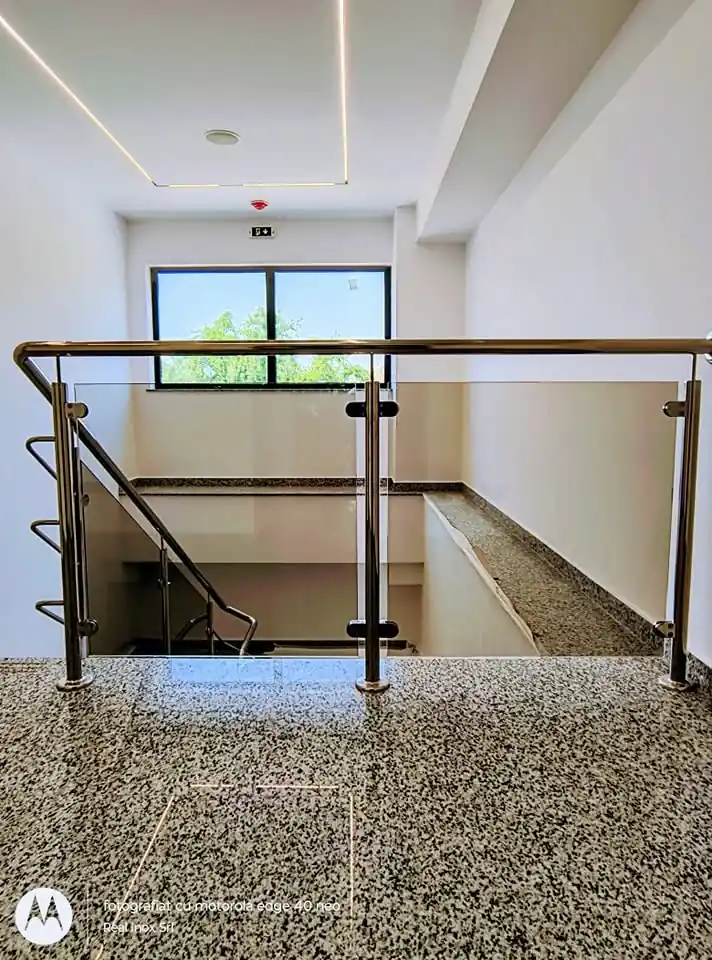 Balustrade inox cu sticlă securizată în Măgurele, Ilfov - model realizat de Real Inox