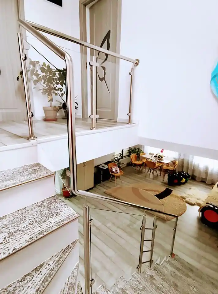 Balustrade inox cu sticlă securizată în Otopeni, Ilfov - model realizat de Real Inox