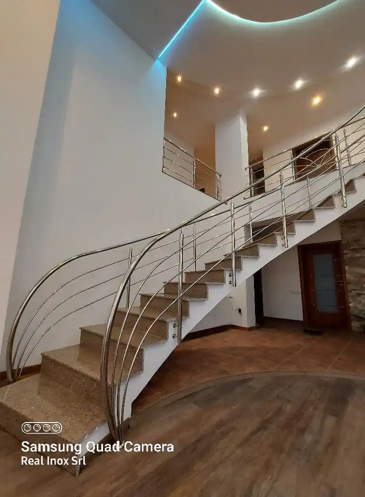 Balustrade inox moderne în Făgăraș, Brașov - model realizat de Real Inox