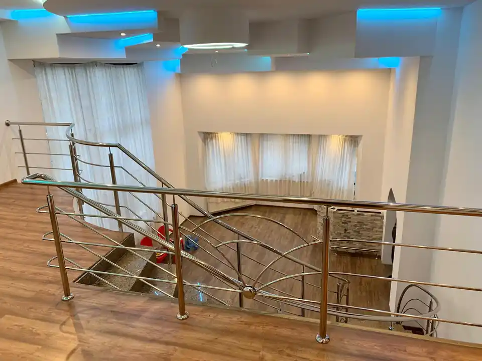 Balustrade inox moderne în Comana, Giurgiu - model realizat de Real Inox