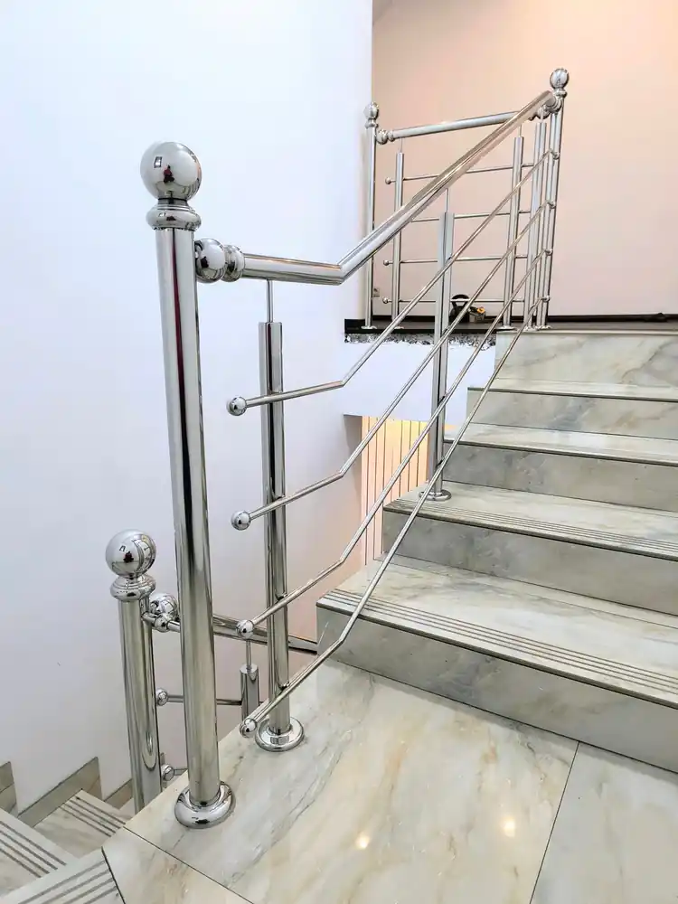 Balustrade inox moderne în Făgăraș, Brașov - model realizat de Real Inox