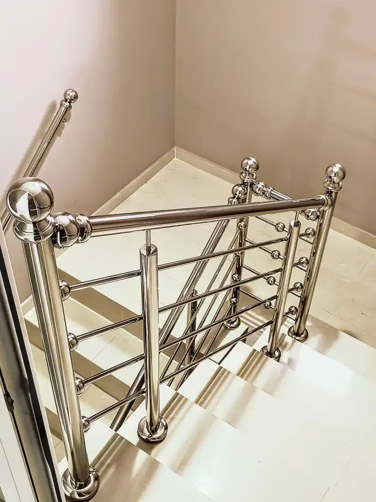 Balustrade inox moderne în Mânăstirea, Călărași - model realizat de Real Inox