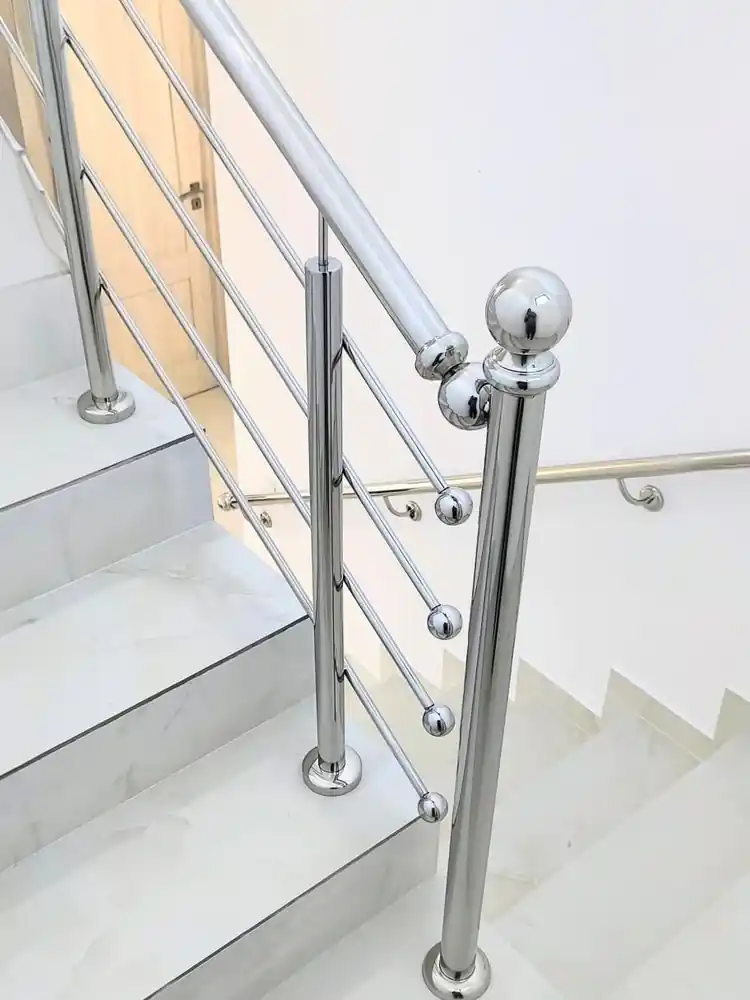 Balustrade inox moderne în Obor, București - model realizat de Real Inox
