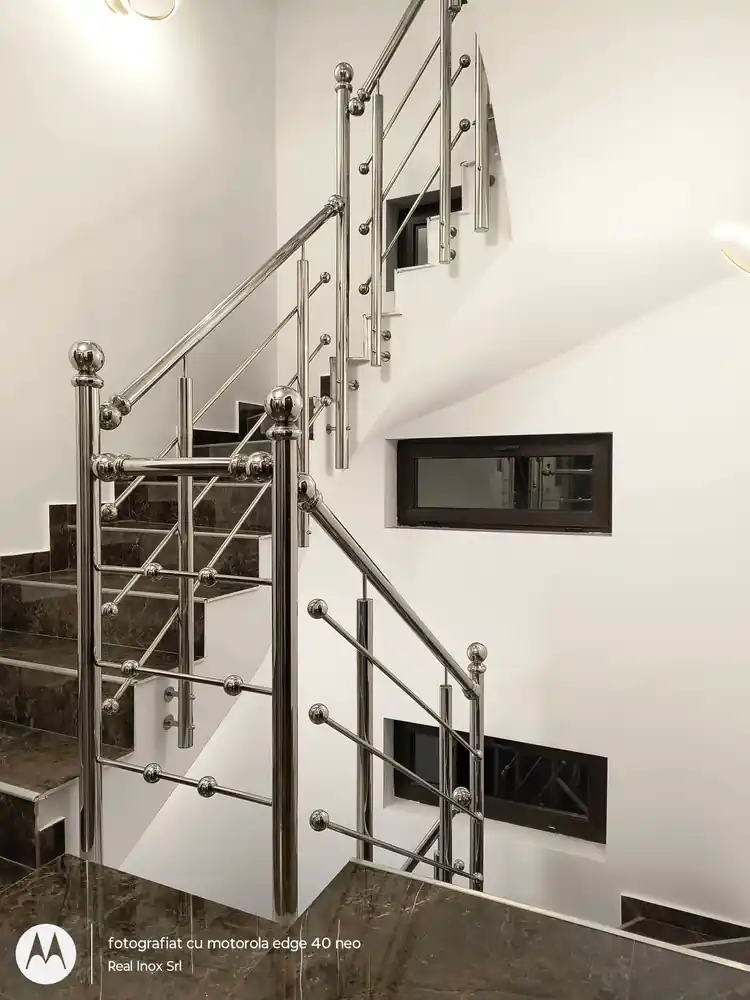 Balustrade inox moderne în Tineretului, București - model realizat de Real Inox