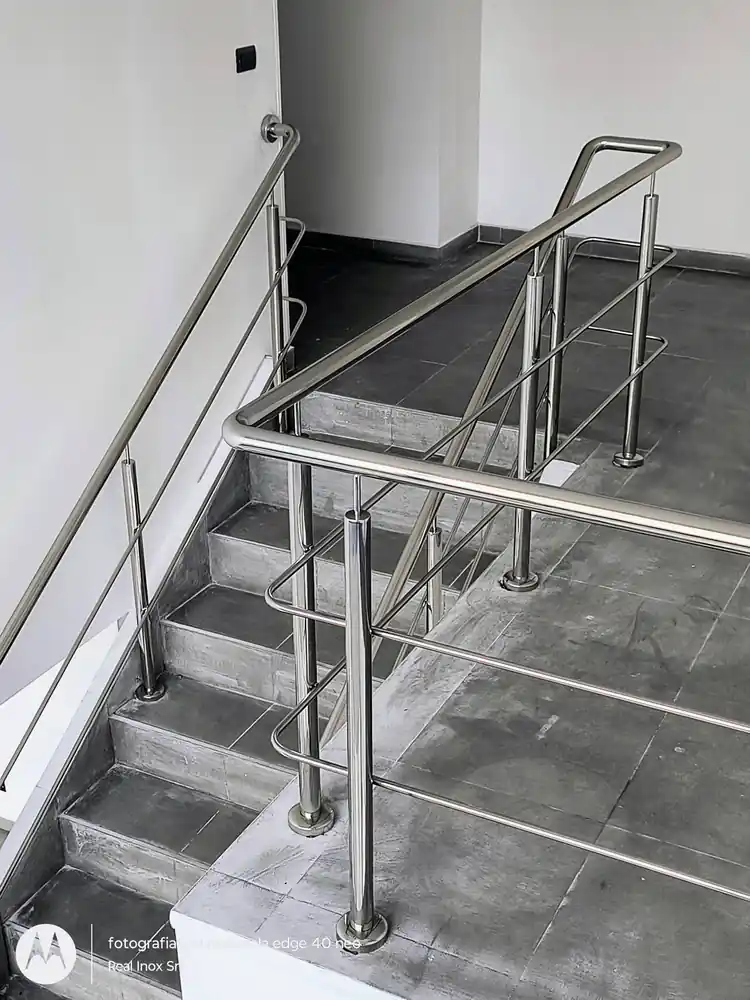 Balustradă inox modernă - lucrare Real Inox 43