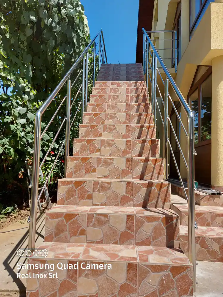 Balustrade inox pentru scări exterioare în Modelu, Călărași - model realizat de Real Inox