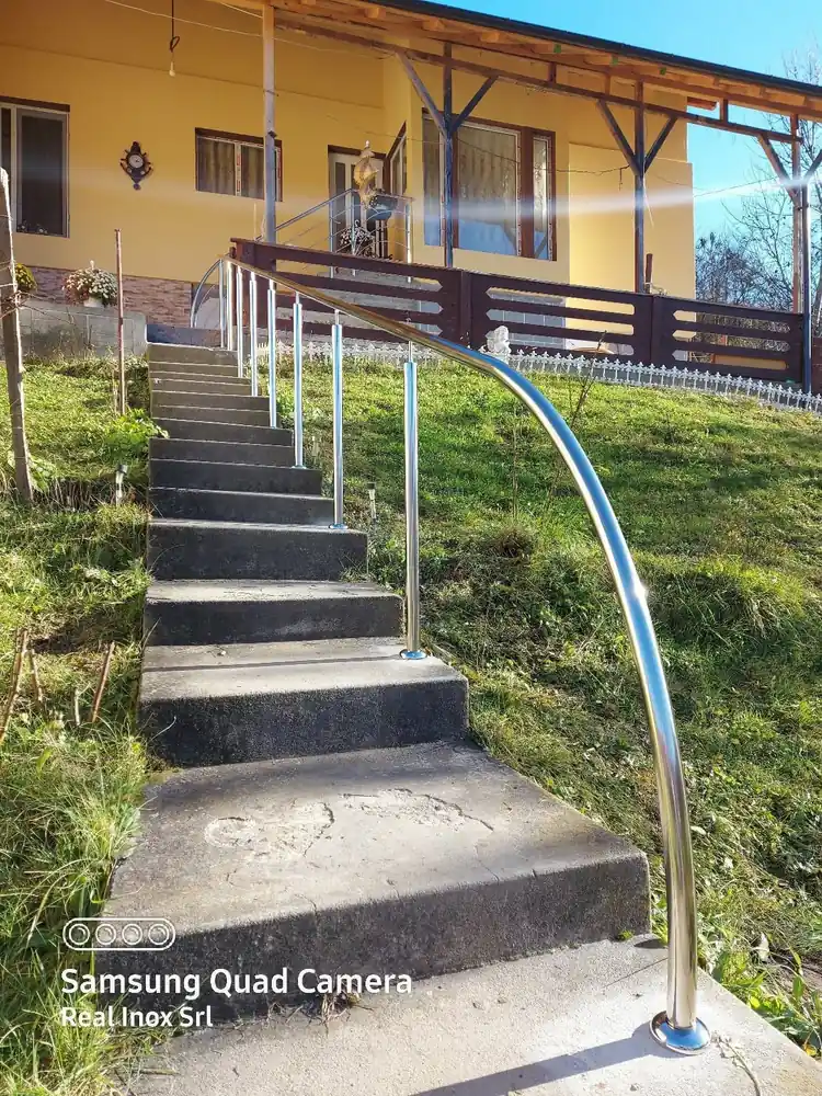 Balustrade inox pentru scări exterioare în Comana, Giurgiu - model realizat de Real Inox