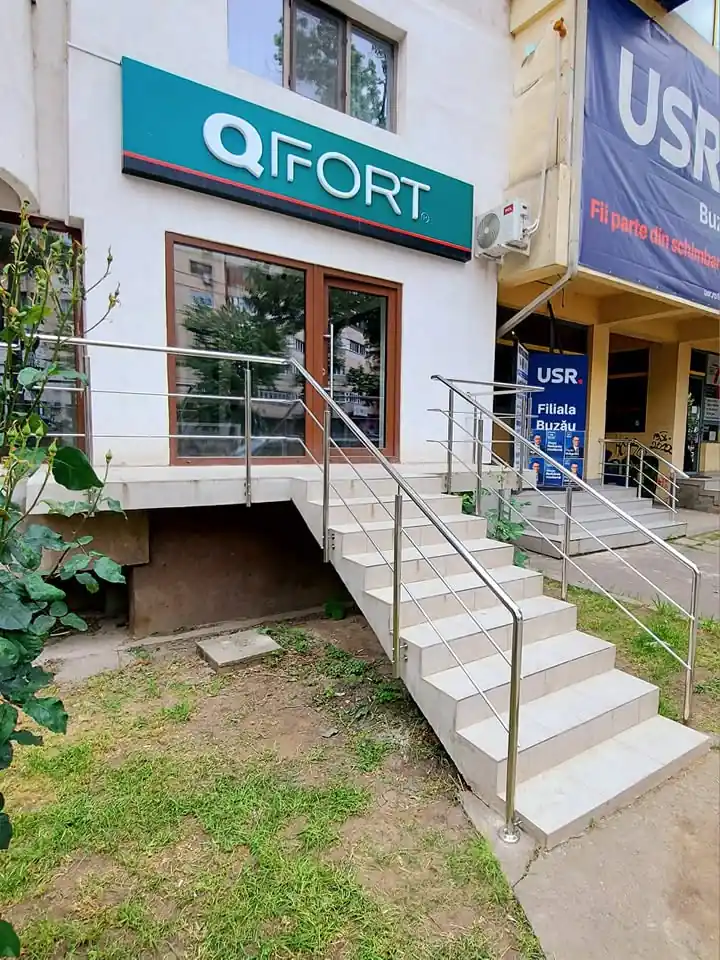 Balustrade inox pentru scări exterioare în Floreasca, București - model realizat de Real Inox