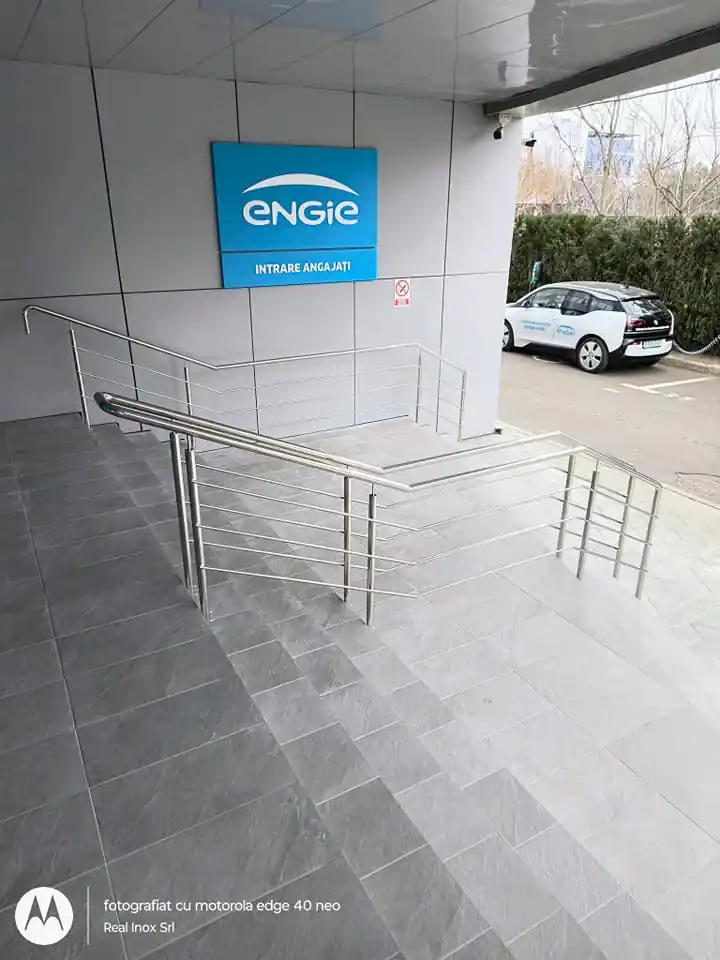 Balustrade inox pentru scări exterioare în Plopeni, Prahova - model realizat de Real Inox