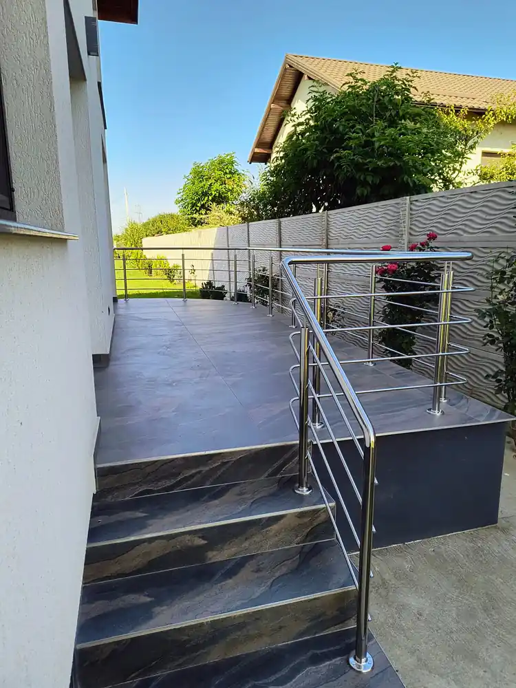Balustrade inox pentru scări exterioare în Blejoi, Prahova - model realizat de Real Inox
