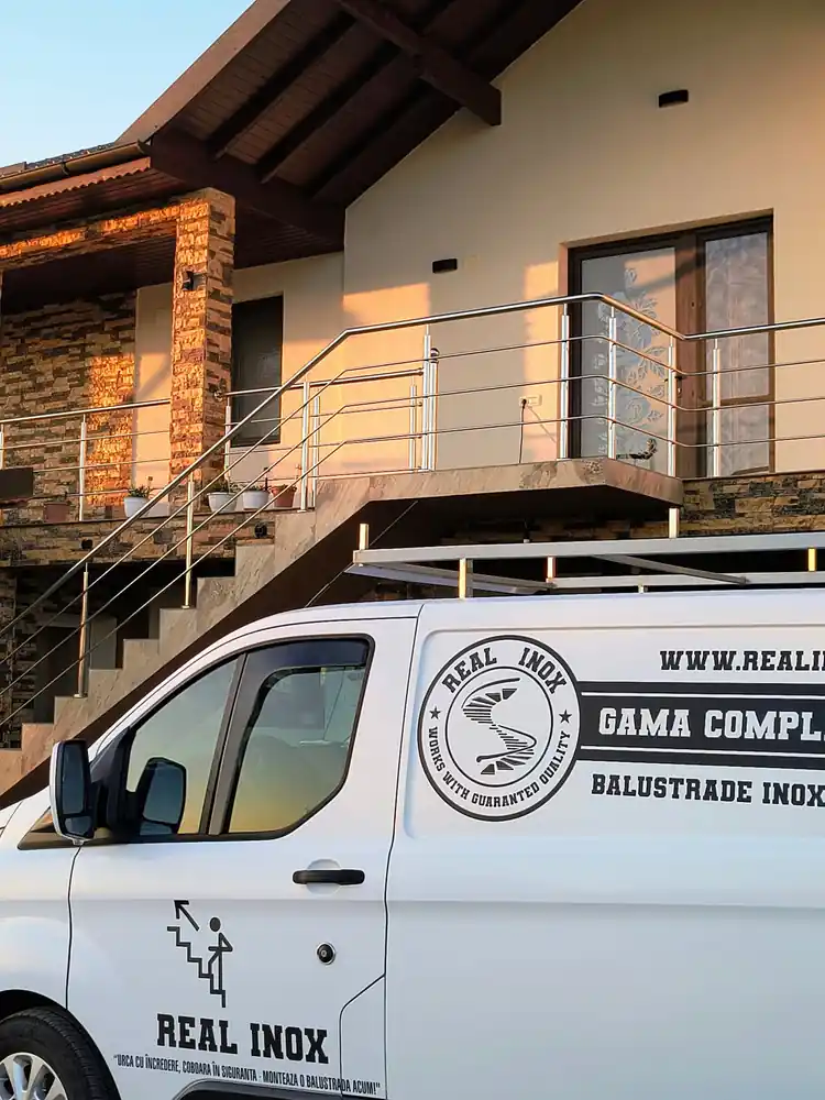Balustrade inox pentru scări exterioare în Bușteni, Prahova - model realizat de Real Inox