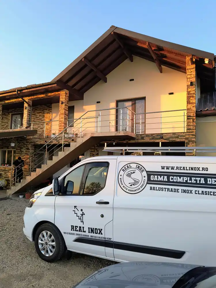 Balustrade inox pentru scări exterioare în Comana, Giurgiu - model realizat de Real Inox