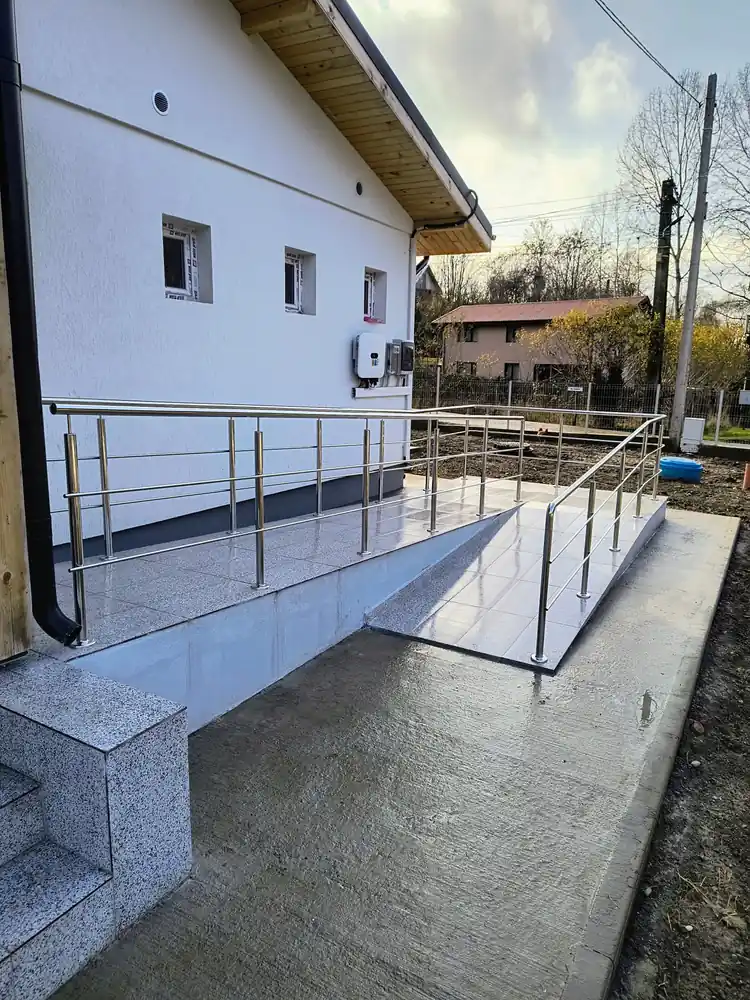 Balustrade inox pentru scări exterioare în Râșnov, Brașov - model realizat de Real Inox