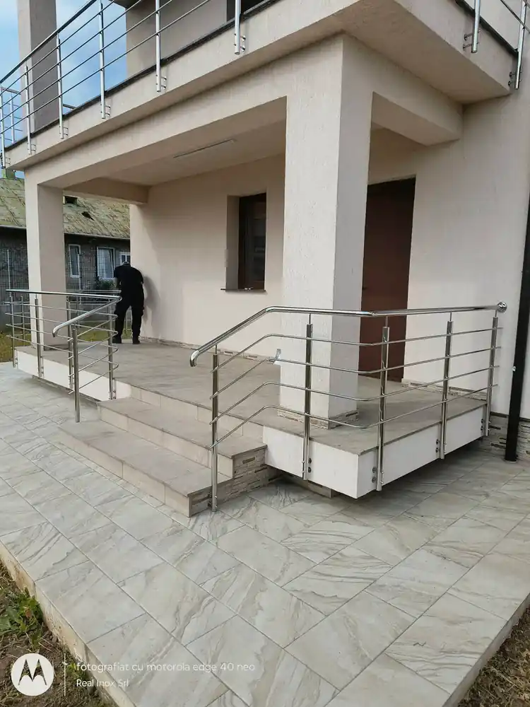 Balustrade inox pentru scări exterioare în Berceni, Ilfov - model realizat de Real Inox