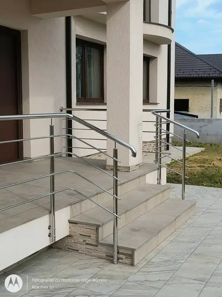 Balustrade inox pentru scări exterioare în Floreasca, București - model realizat de Real Inox