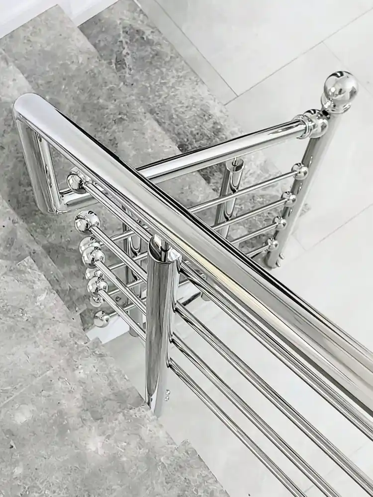 Balustrade inox pentru scări interioare în Măgurele, Ilfov - model realizat de Real Inox