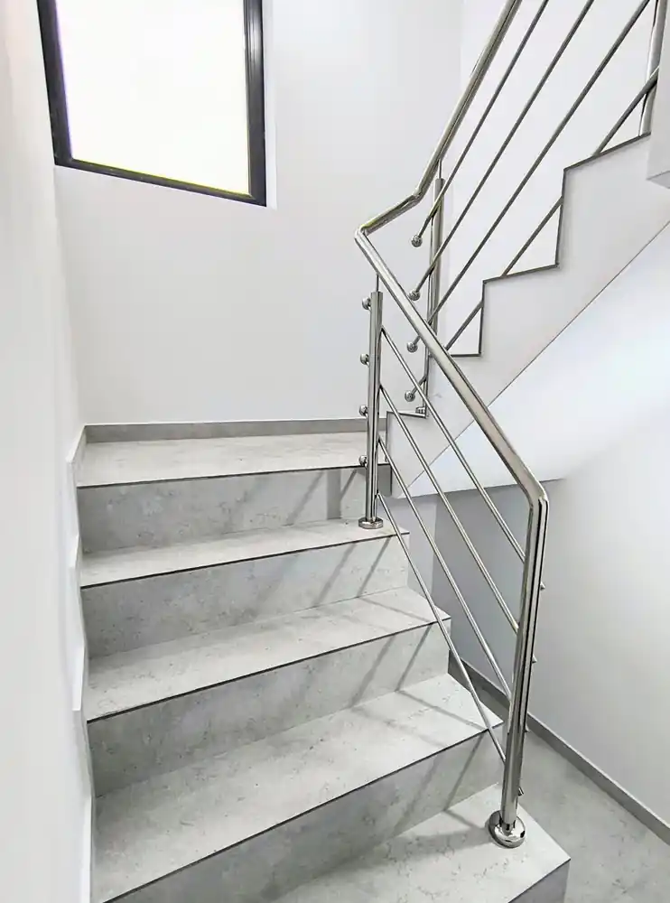 Balustrade inox pentru scări interioare în Bărcănești, Prahova - model realizat de Real Inox