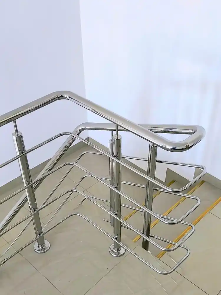 Balustradă inox scări interioare - lucrare Real Inox 29