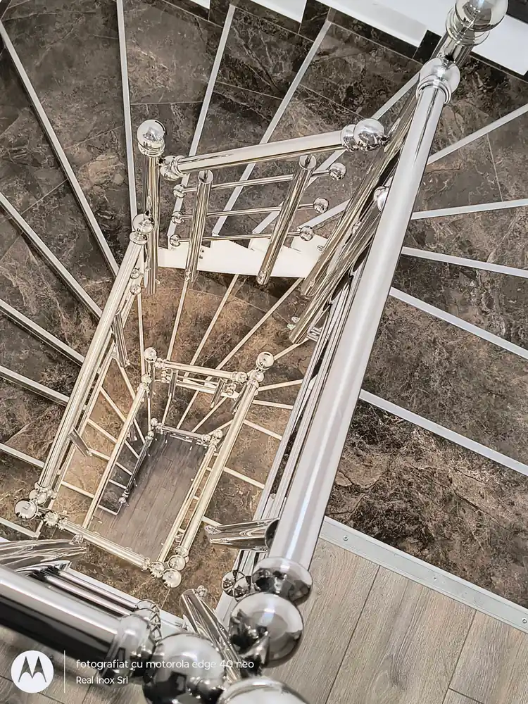 Balustrade inox pentru scări interioare în Roseți, Călărași - model realizat de Real Inox