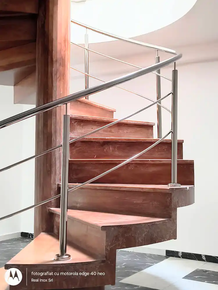 Balustrade inox pentru scări interioare în Floreasca, București - model realizat de Real Inox