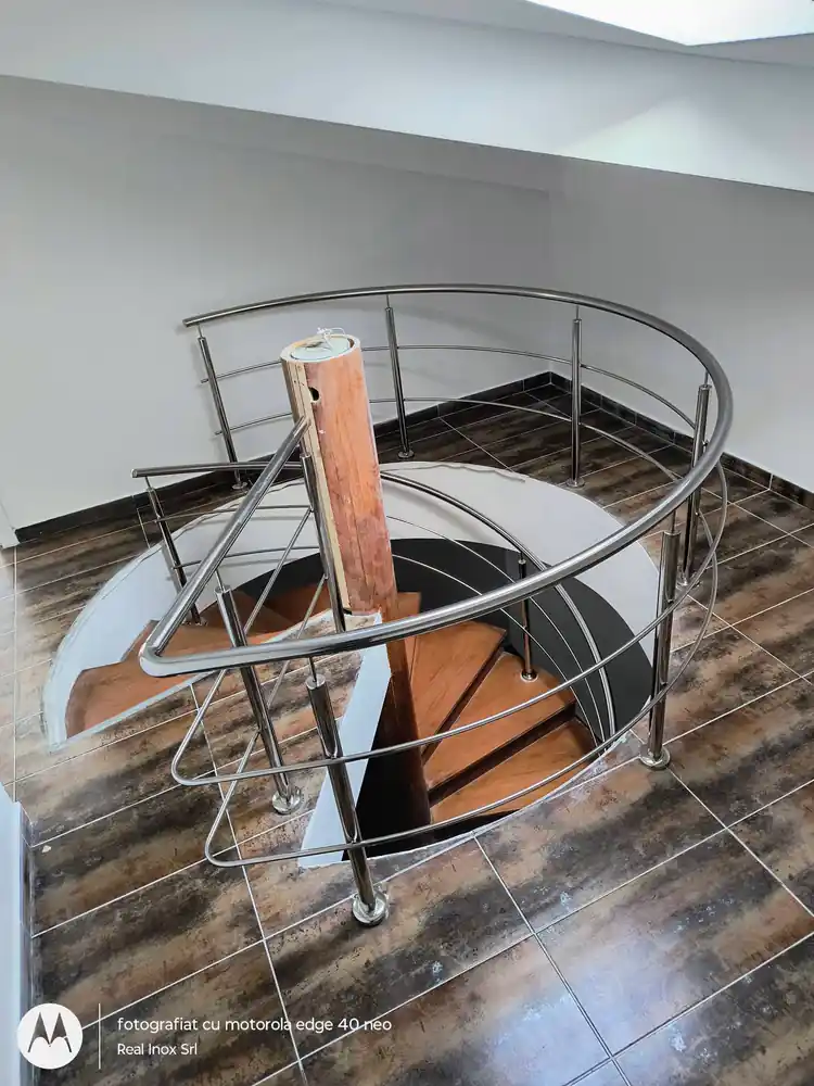 Balustrade inox pentru scări interioare în Otopeni, Ilfov - model realizat de Real Inox