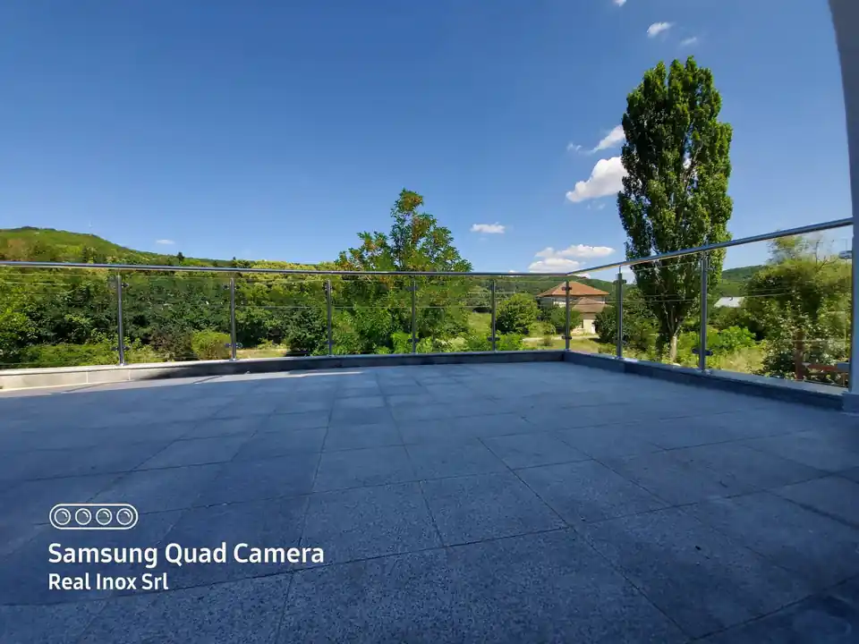 Balustrade inox pentru terase în Râșnov, Brașov - model realizat de Real Inox