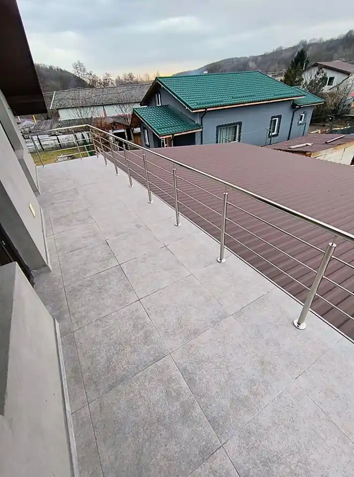 Balustrade inox pentru terase în Berceni, Ilfov - model realizat de Real Inox