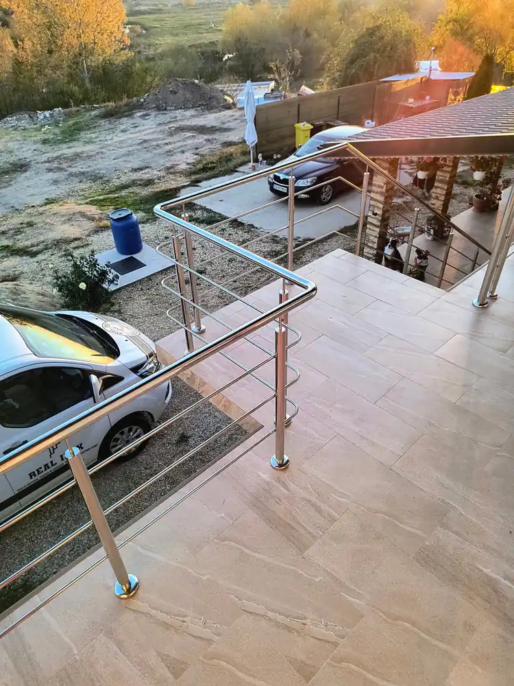 Balustrade inox pentru terase în Rupea, Brașov - model realizat de Real Inox